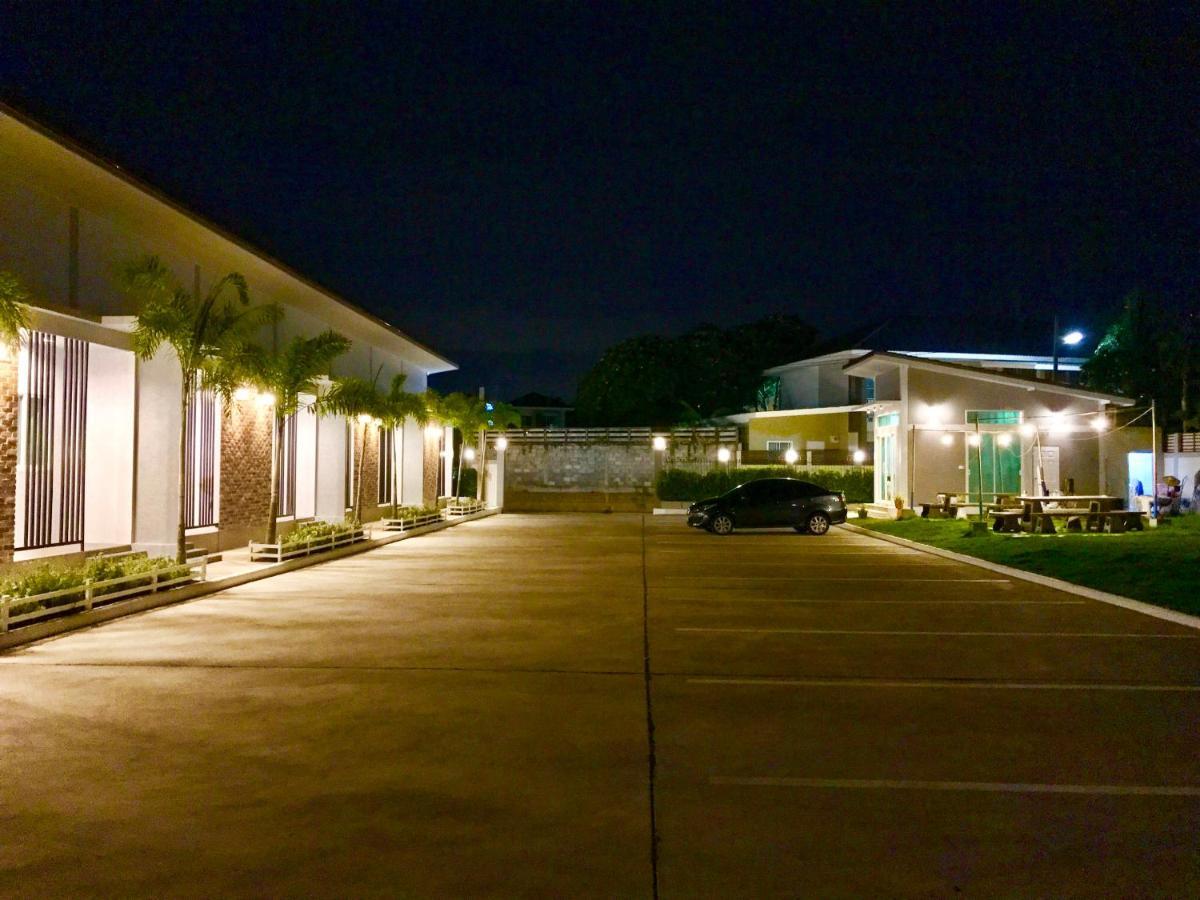 Baan Klangdao Resort Sattahip Luaran gambar